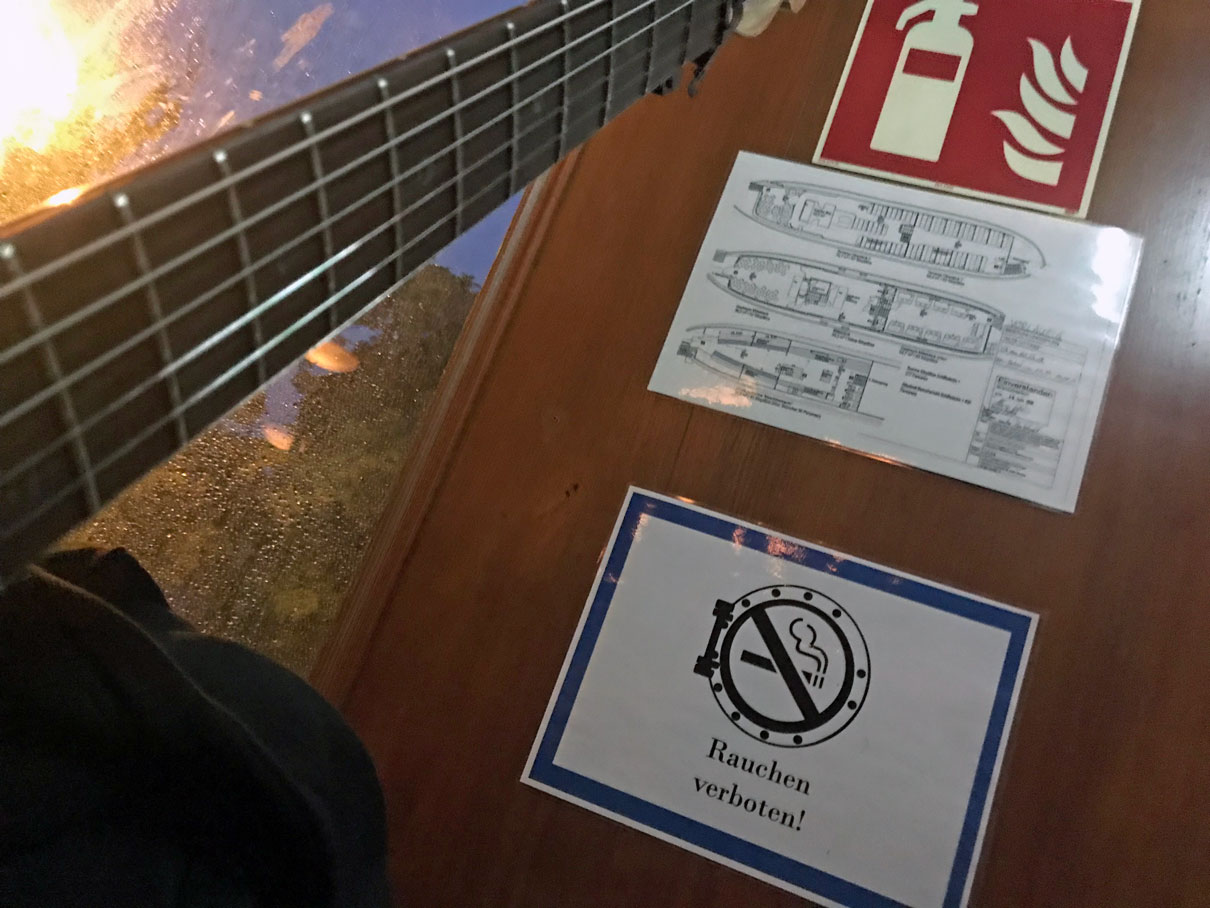 Alte Utting von innen: Ein Schiff am Trockenen - und doch blieb keiner trocken!